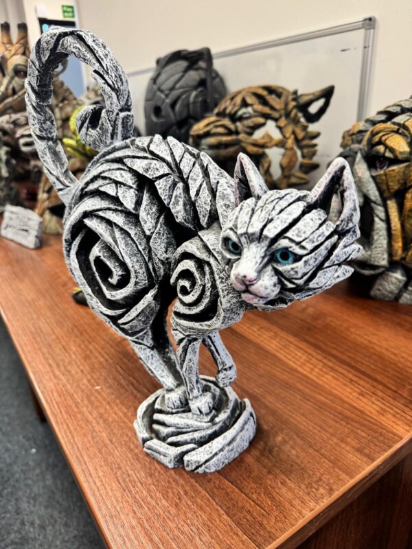 Standing cat - White edge Collectors